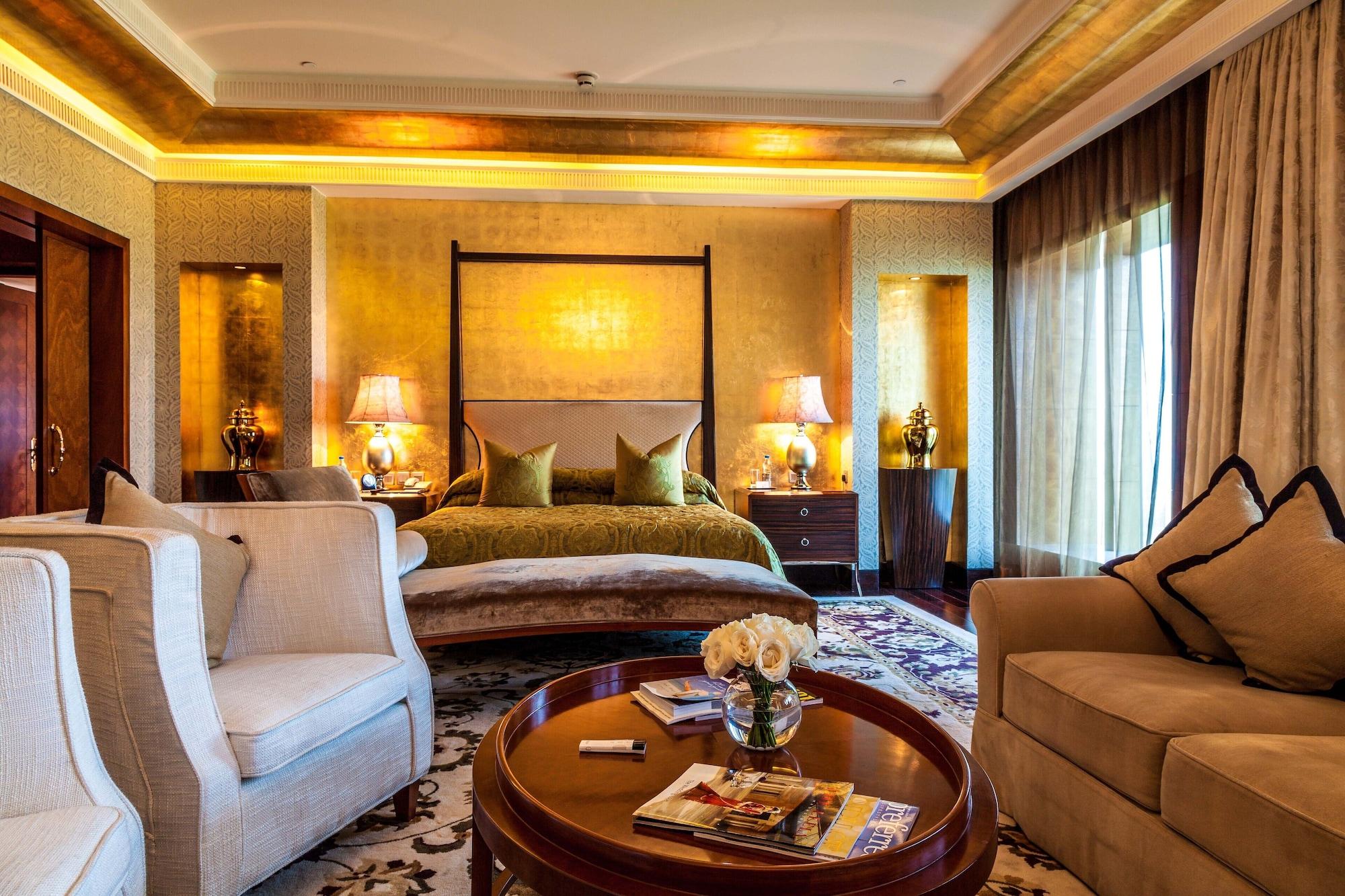 The Leela Ambience Gurugram Hotel & Residences - The Luxury Urban Sanctuary Gurgaon Exterior photo A suite at the Taj Mahal Palace