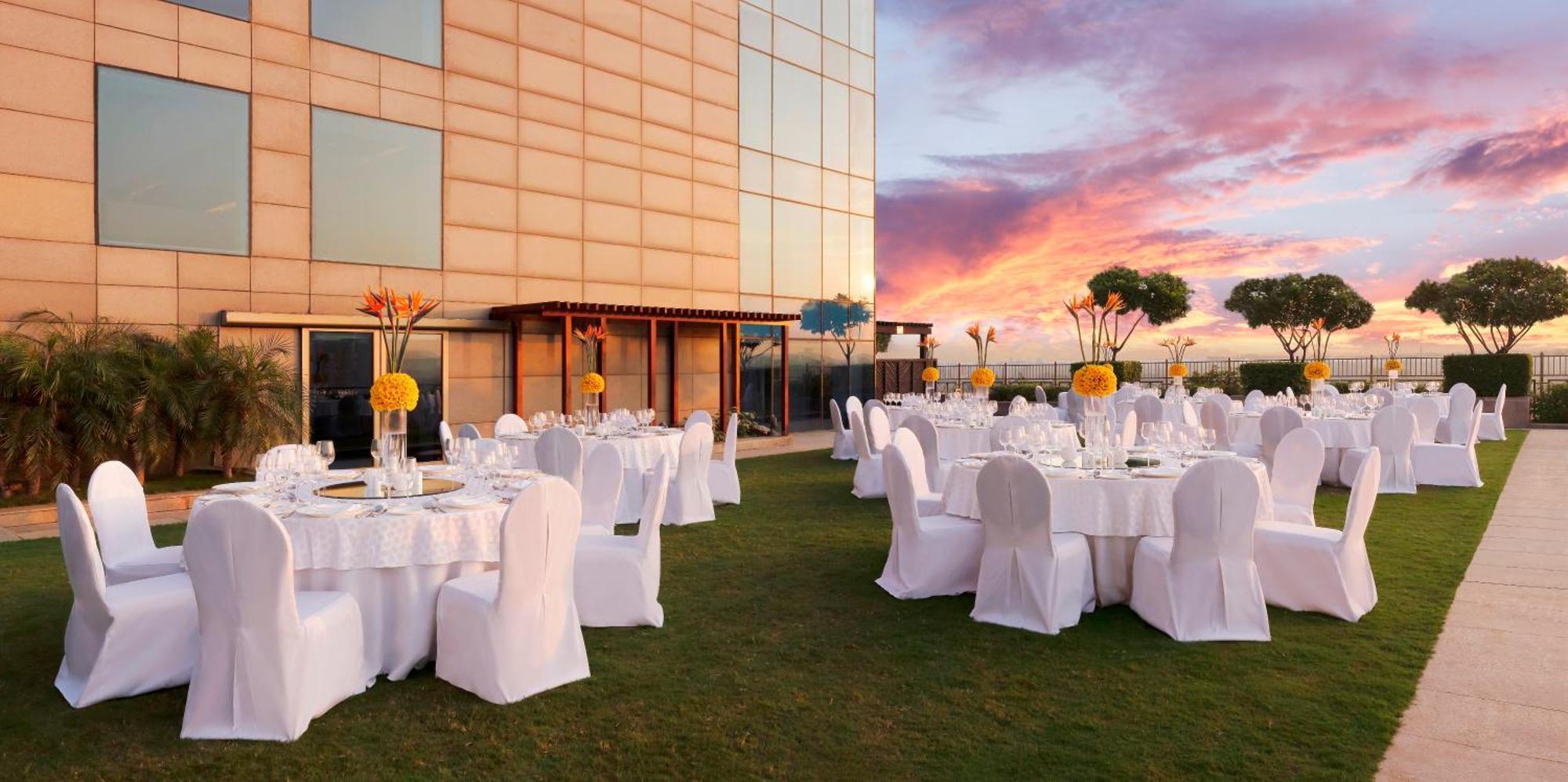 The Leela Ambience Gurugram Hotel & Residences - The Luxury Urban Sanctuary Gurgaon Exterior photo The Westin Hyderabad Hiranandani