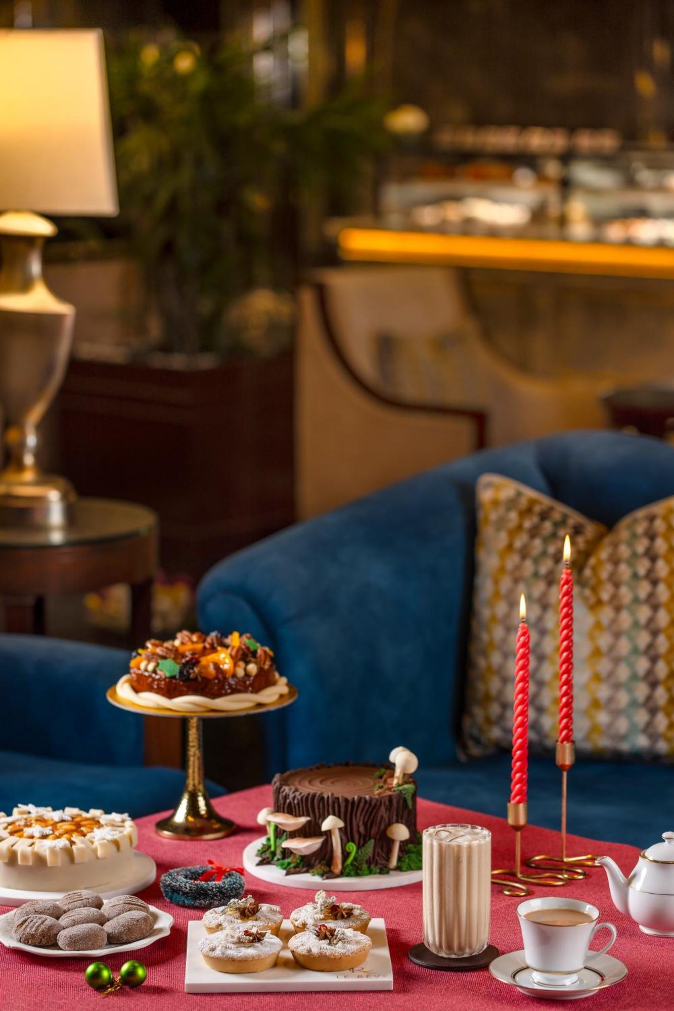 The Leela Ambience Gurugram Hotel & Residences - The Luxury Urban Sanctuary Gurgaon Exterior photo A Christmas pudding