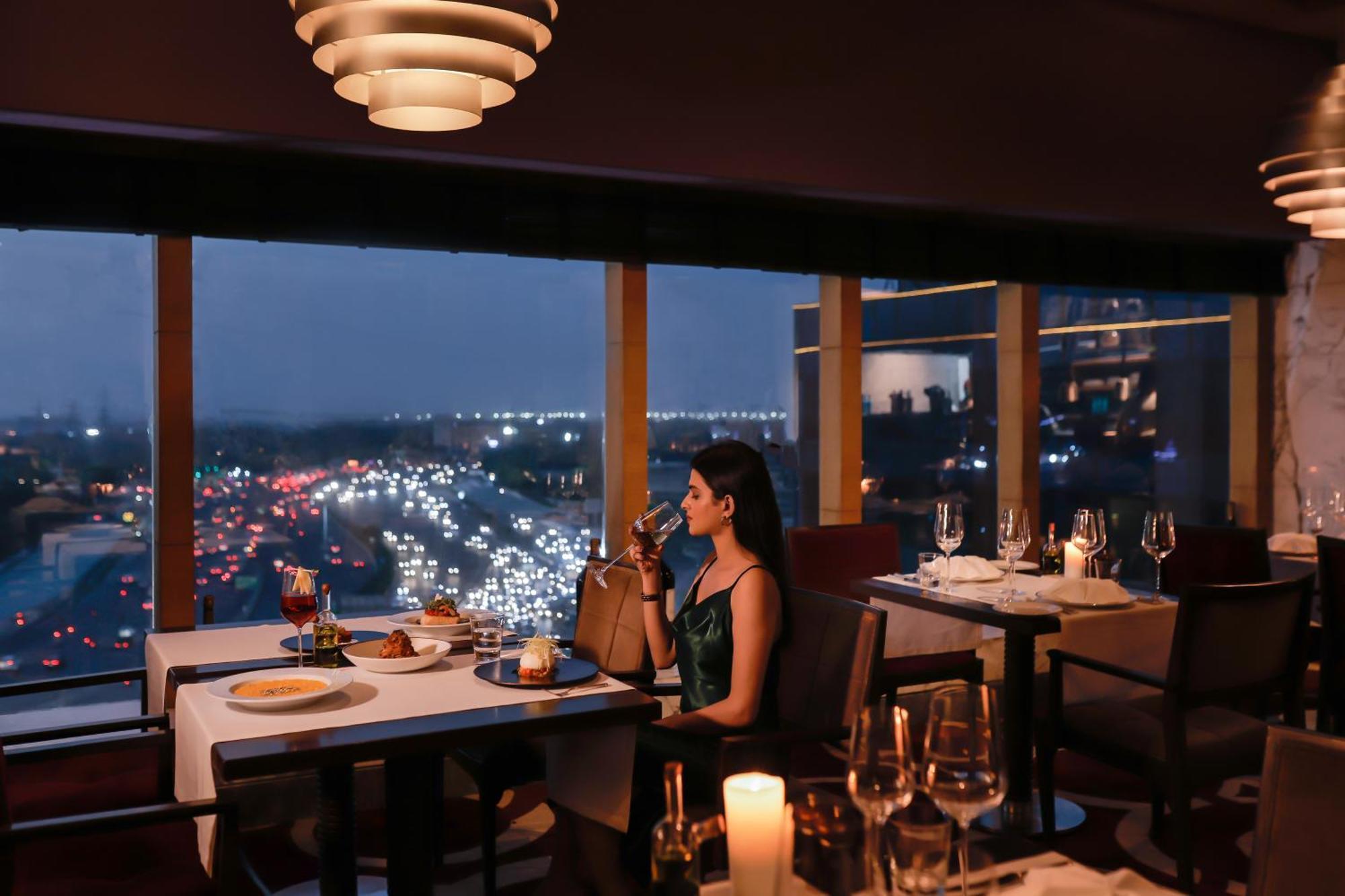 The Leela Ambience Gurugram Hotel & Residences - The Luxury Urban Sanctuary Gurgaon Exterior photo The View