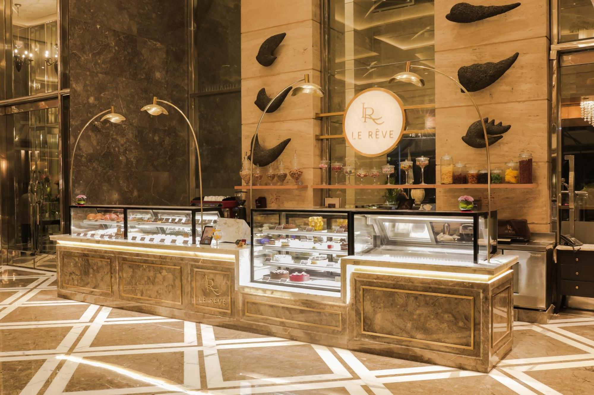 The Leela Ambience Gurugram Hotel & Residences - The Luxury Urban Sanctuary Gurgaon Exterior photo The pastry shop