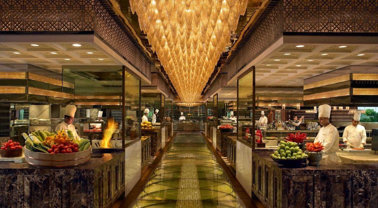 The Leela Ambience Gurugram Hotel & Residences - The Luxury Urban Sanctuary Gurgaon Exterior photo The Live Kitche